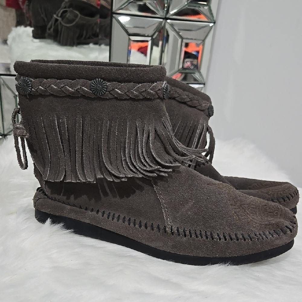 Minnetonka Gray Suede Fringe Boots